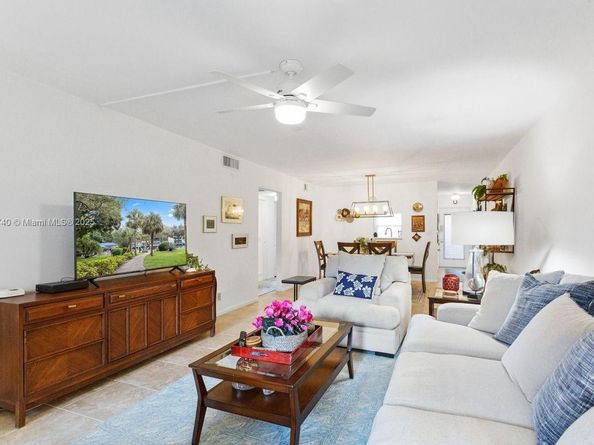 2301 Lucaya Ln N2, Coconut Creek FL 33066