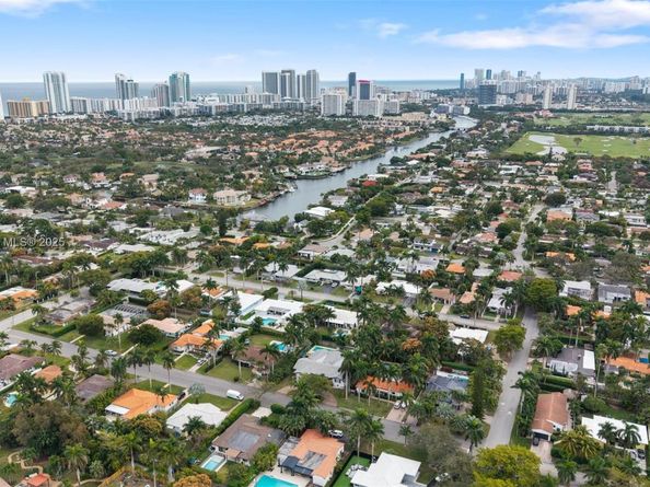 1240 Jefferson St, Hollywood FL 33019
