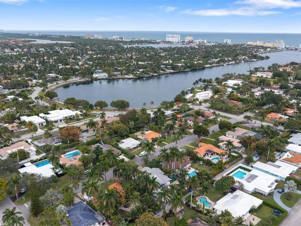 1240 Jefferson St, Hollywood FL 33019