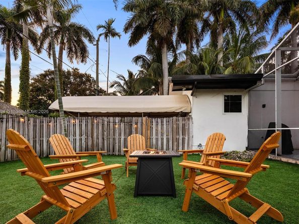 1240 Jefferson St, Hollywood FL 33019