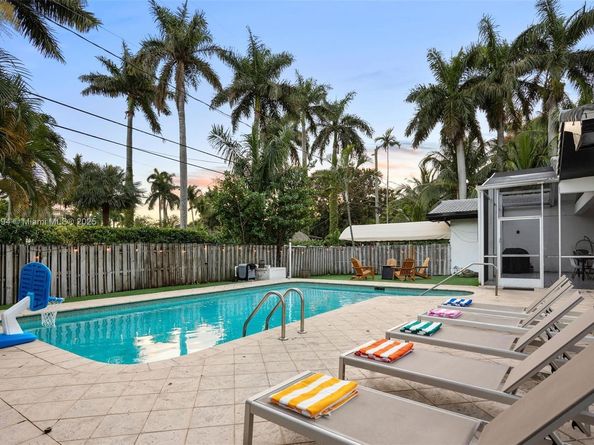 1240 Jefferson St, Hollywood FL 33019