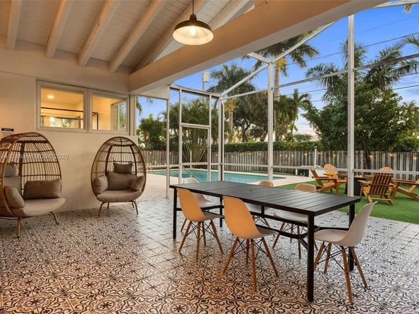 1240 Jefferson St, Hollywood FL 33019