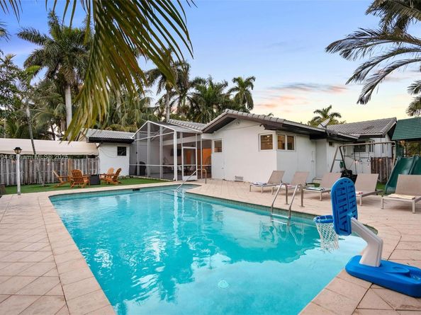 1240 Jefferson St, Hollywood FL 33019