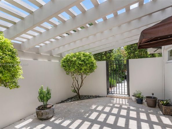 451 Ridge Rd, Coral Gables FL 33143