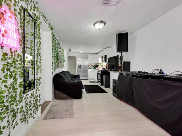 1820 NW 63rd St, Miami FL 33147