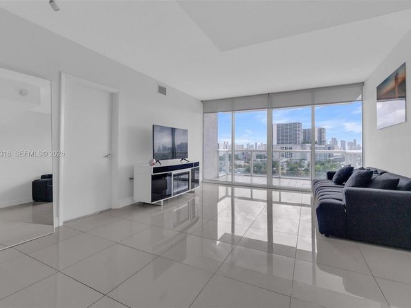 1861 NW S River Dr 1207, Miami FL 33125