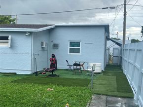 2708 NW 22nd Ct, Miami FL 33142