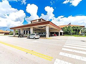 800 SW 131st Ave 308F, Pembroke Pines FL 33027