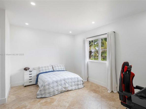 7965 NW 162nd St, Miami Lakes FL 33016