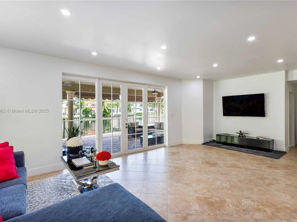 7965 NW 162nd St, Miami Lakes FL 33016