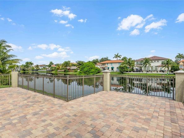 7965 NW 162nd St, Miami Lakes FL 33016