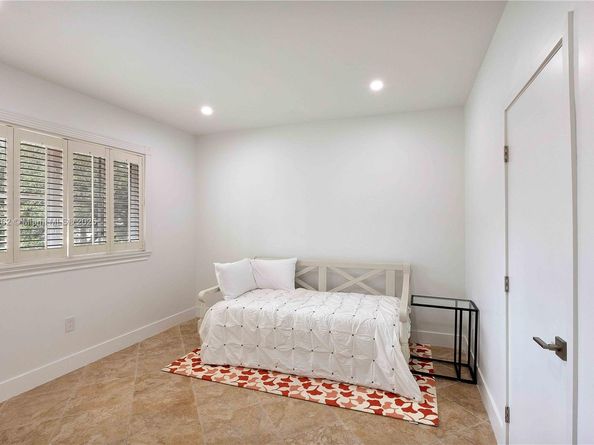 7965 NW 162nd St, Miami Lakes FL 33016