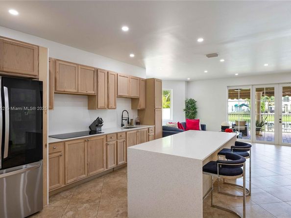 7965 NW 162nd St, Miami Lakes FL 33016