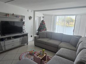 18900 NE 14th Ave D105, Miami FL 33179