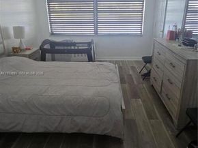 18900 NE 14th Ave D105, Miami FL 33179