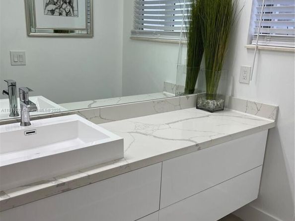 701 SW 9th Ave, Fort Lauderdale FL 33315