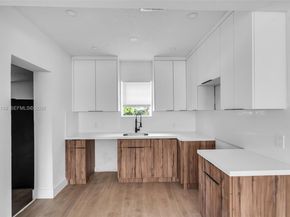 975 NW 134th St, North Miami FL 33168