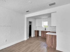 975 NW 134th St, North Miami FL 33168