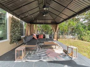 9900 S Grand Duke Cir, Tamarac FL 33321