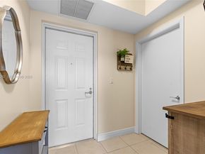 7275 SW 90th Way 404, Miami FL 33156