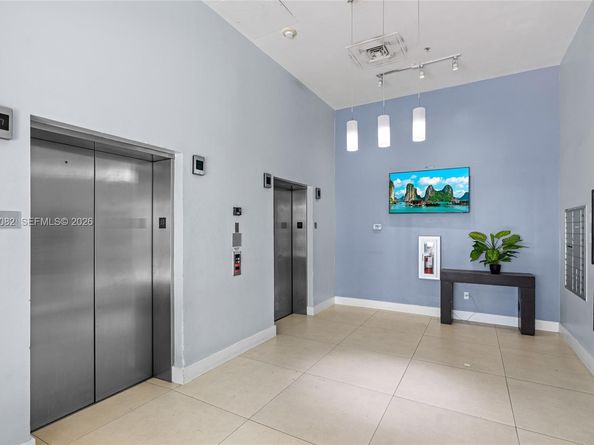 7275 SW 90th Way 404, Miami FL 33156