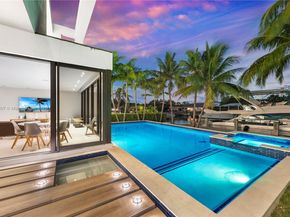 418 Sunset Dr, Hallandale Beach FL 33009