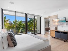 418 Sunset Dr, Hallandale Beach FL 33009