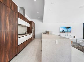 418 Sunset Dr, Hallandale Beach FL 33009