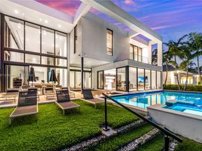 418 Sunset Dr, Hallandale Beach FL 33009