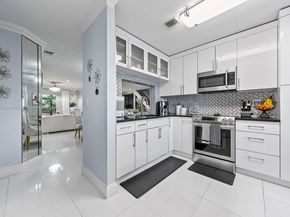 10942 W Sample Rd E1, Coral Springs FL 33065