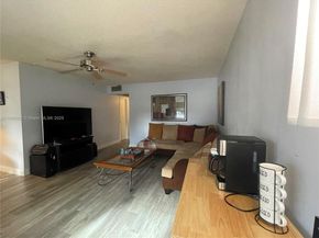 279 Markham M M, Deerfield Beach FL 33442