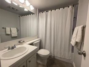 279 Markham M M, Deerfield Beach FL 33442