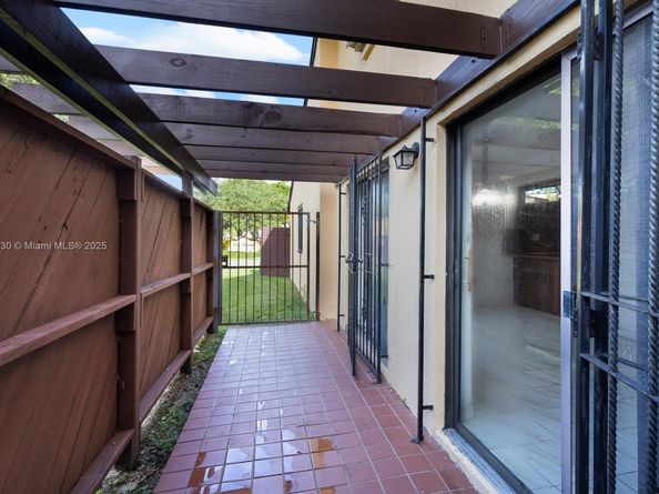 6651 SW 137th Ct 3B, Miami FL 33183