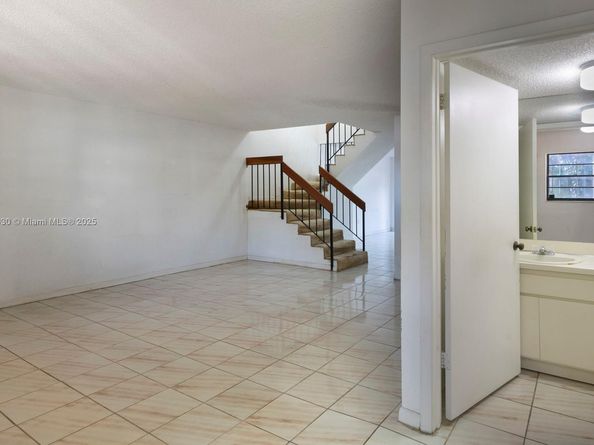 6651 SW 137th Ct 3B, Miami FL 33183