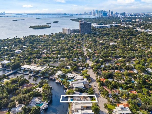 7701 NE 8th Ave, Miami FL 33138