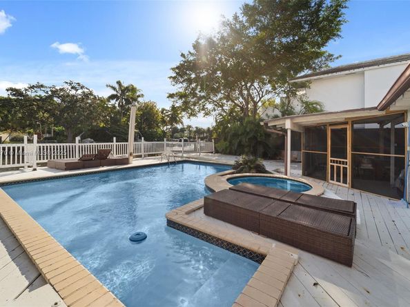 7701 NE 8th Ave, Miami FL 33138