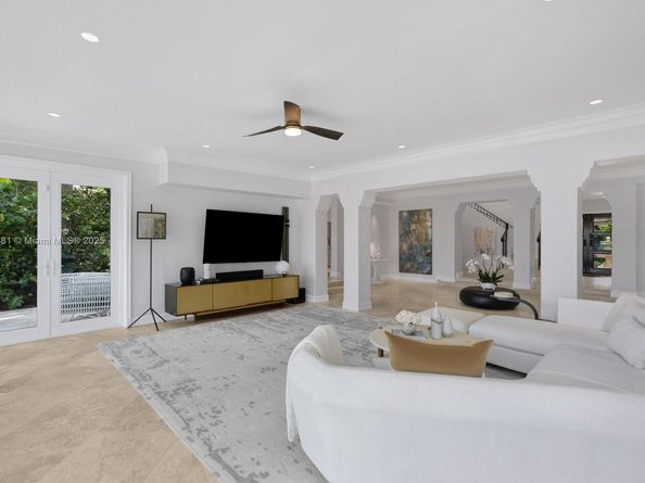 315 E Rivo Alto Dr, Miami Beach FL 33139