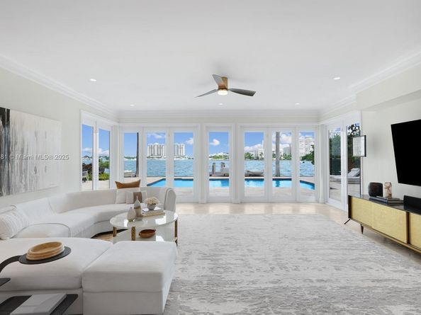 315 E Rivo Alto Dr, Miami Beach FL 33139