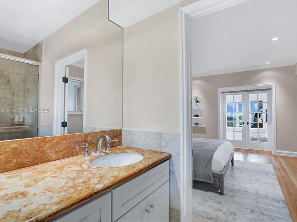 315 E Rivo Alto Dr, Miami Beach FL 33139