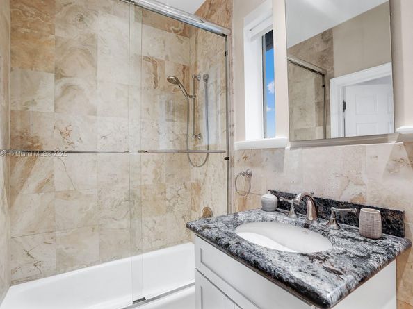 315 E Rivo Alto Dr, Miami Beach FL 33139