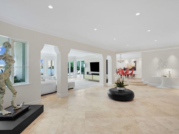 315 E Rivo Alto Dr, Miami Beach FL 33139