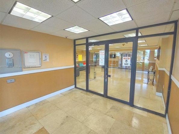 4174 Inverrary Drive 706, Lauderhill FL 33319