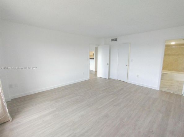 4174 Inverrary Drive 706, Lauderhill FL 33319