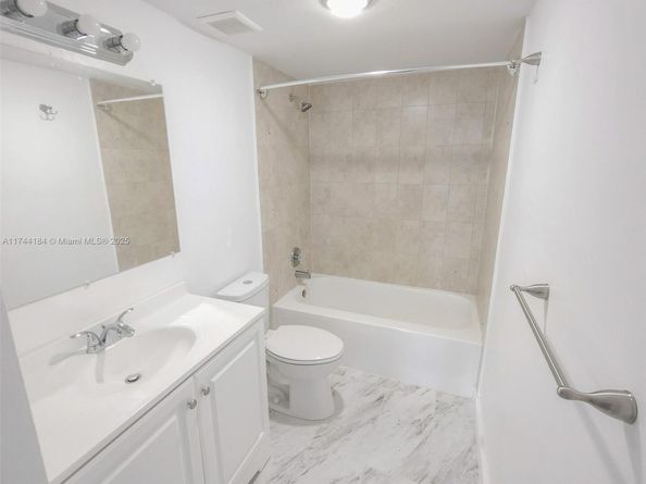 4174 Inverrary Drive 706, Lauderhill FL 33319