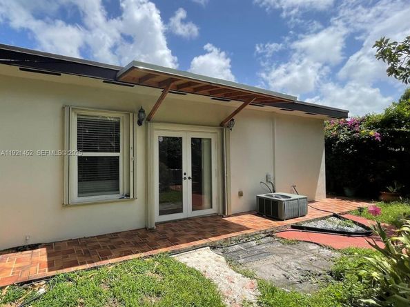 7880 SW 14th Ter, Miami FL 33144