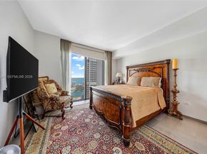 68 SE 6th St 3309, Miami FL 33131