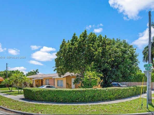 1400 SW 29th Ave, Miami FL 33145