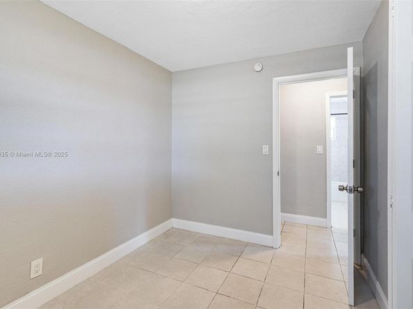 2811 N 66th Ave, Hollywood FL 33024