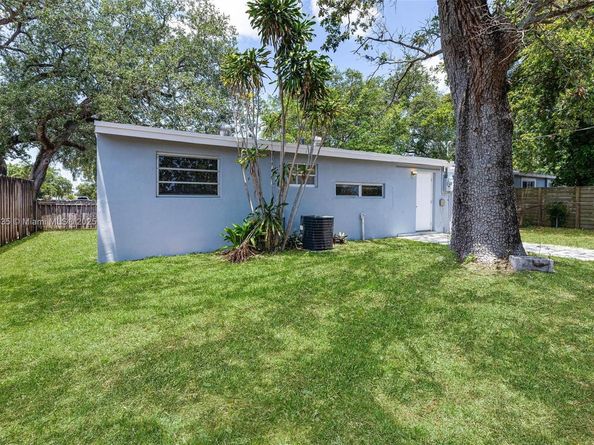 2811 N 66th Ave, Hollywood FL 33024