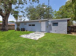 2811 N 66th Ave, Hollywood FL 33024